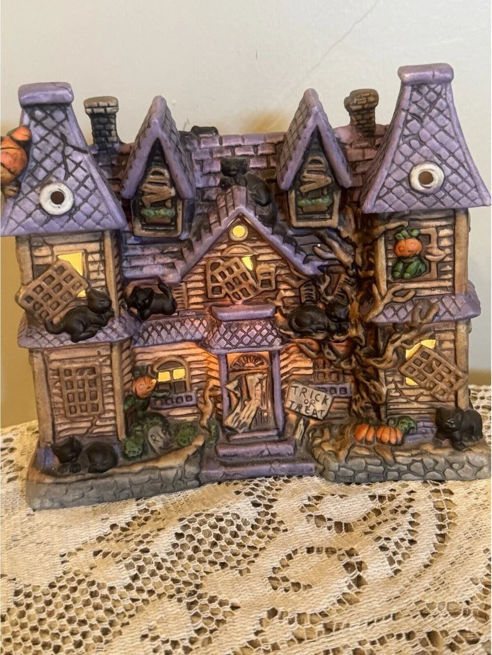 Halloween Haunted House Purple Brown Black Cats Pumpkin Man Lighted Whimsical